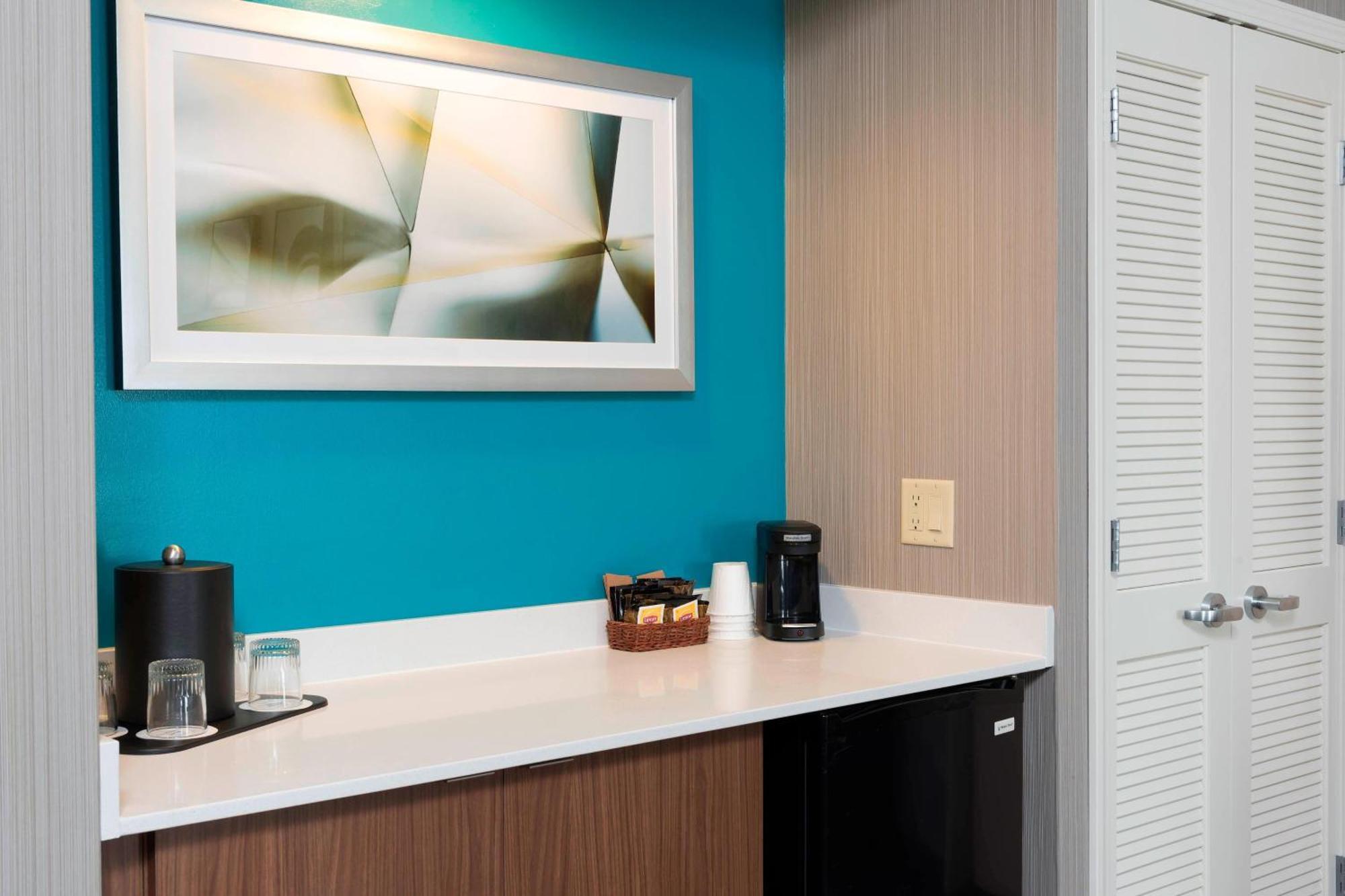 Courtyard By Marriott Traverse City Ngoại thất bức ảnh