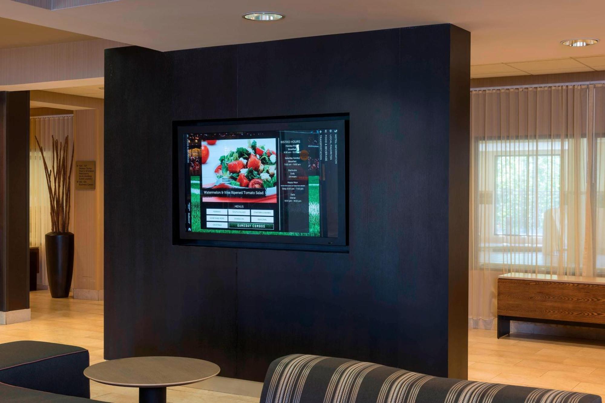 Courtyard By Marriott Traverse City Ngoại thất bức ảnh